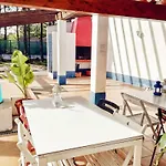 Aljezur Villas Hostel *